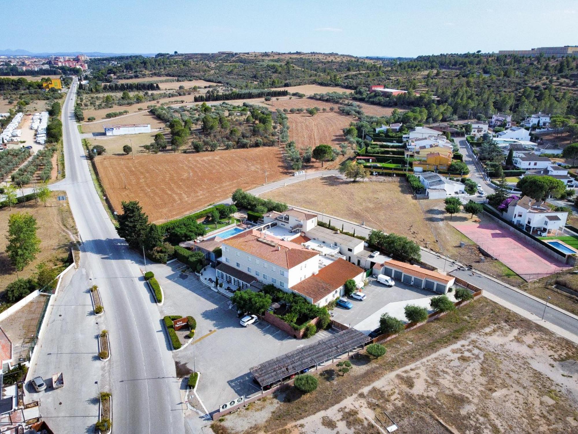 Hotel & Restaurant Figueres Parc Los Hostalets de Llers Exteriér fotografie